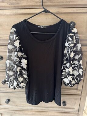 Kim & Cami Black Tee with White Floral Mesh Puff Sleeves